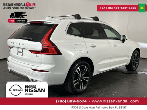 Used 2018 Volvo XC60 T5 Momentum w/ Convenience Package image 11