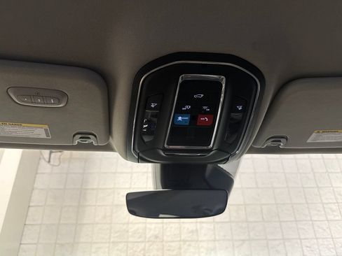 Used 2022 Jeep Wagoneer Series III AWD/4WD image 38