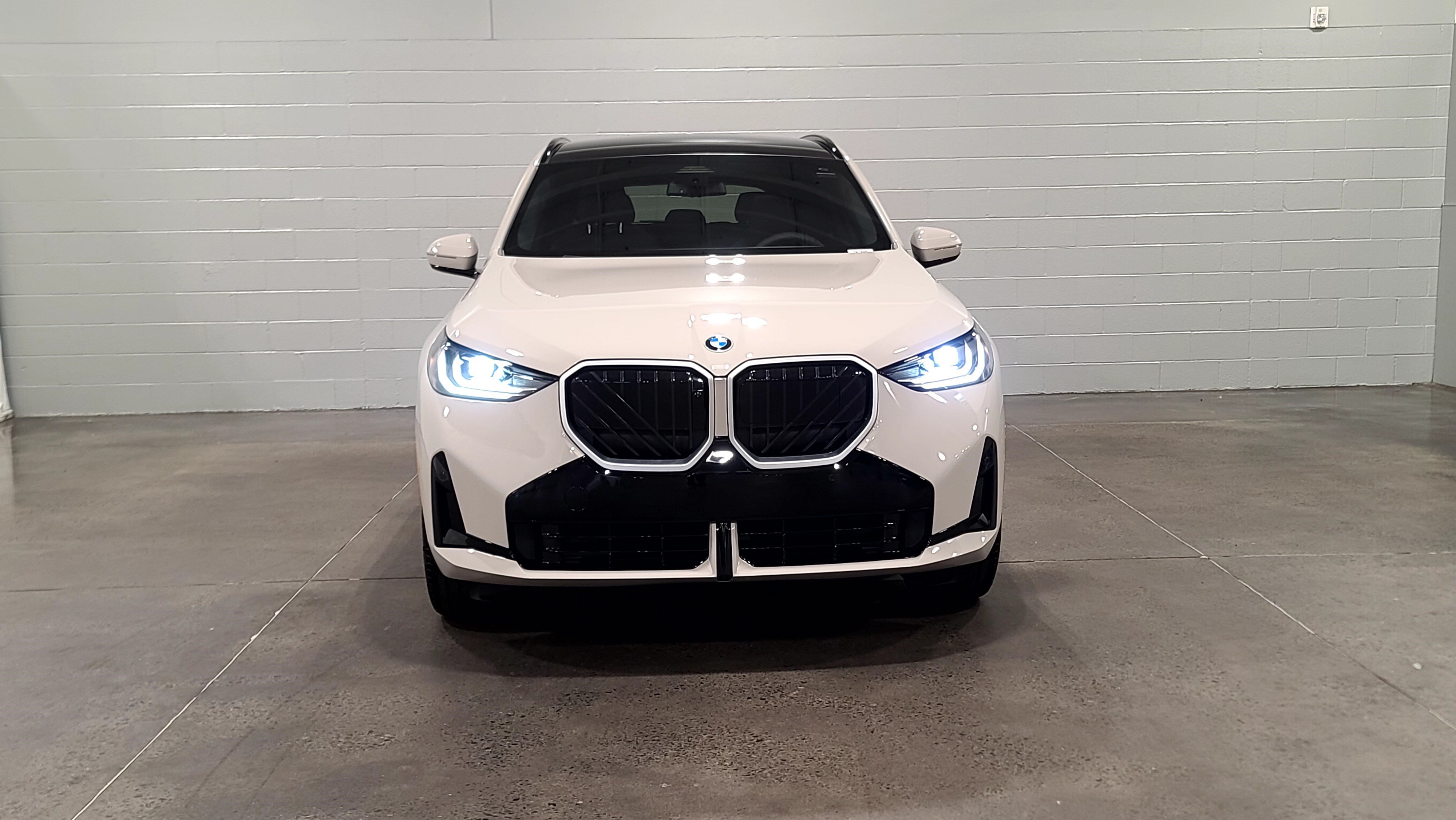 Used 2026 BMW X3 xDrive30i w/ Premium Package AWD/4WD image 2