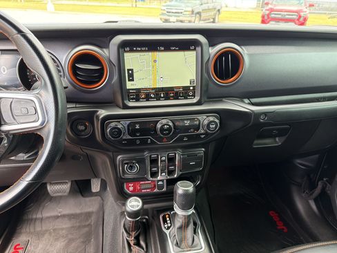 Used 2022 Jeep Gladiator Mojave w/ Trailer Tow Package AWD/4WD image 20