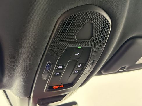 Certified 2024 Porsche Cayenne Coupe AWD/4WD image 26