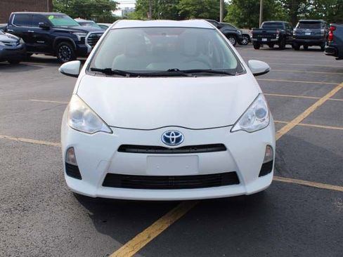Used 2014 Toyota Prius C One FWD image 3