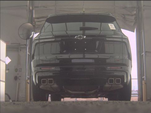 Used 2024 Chevrolet Traverse RS w/ LPO, Floor Liner Package image 7