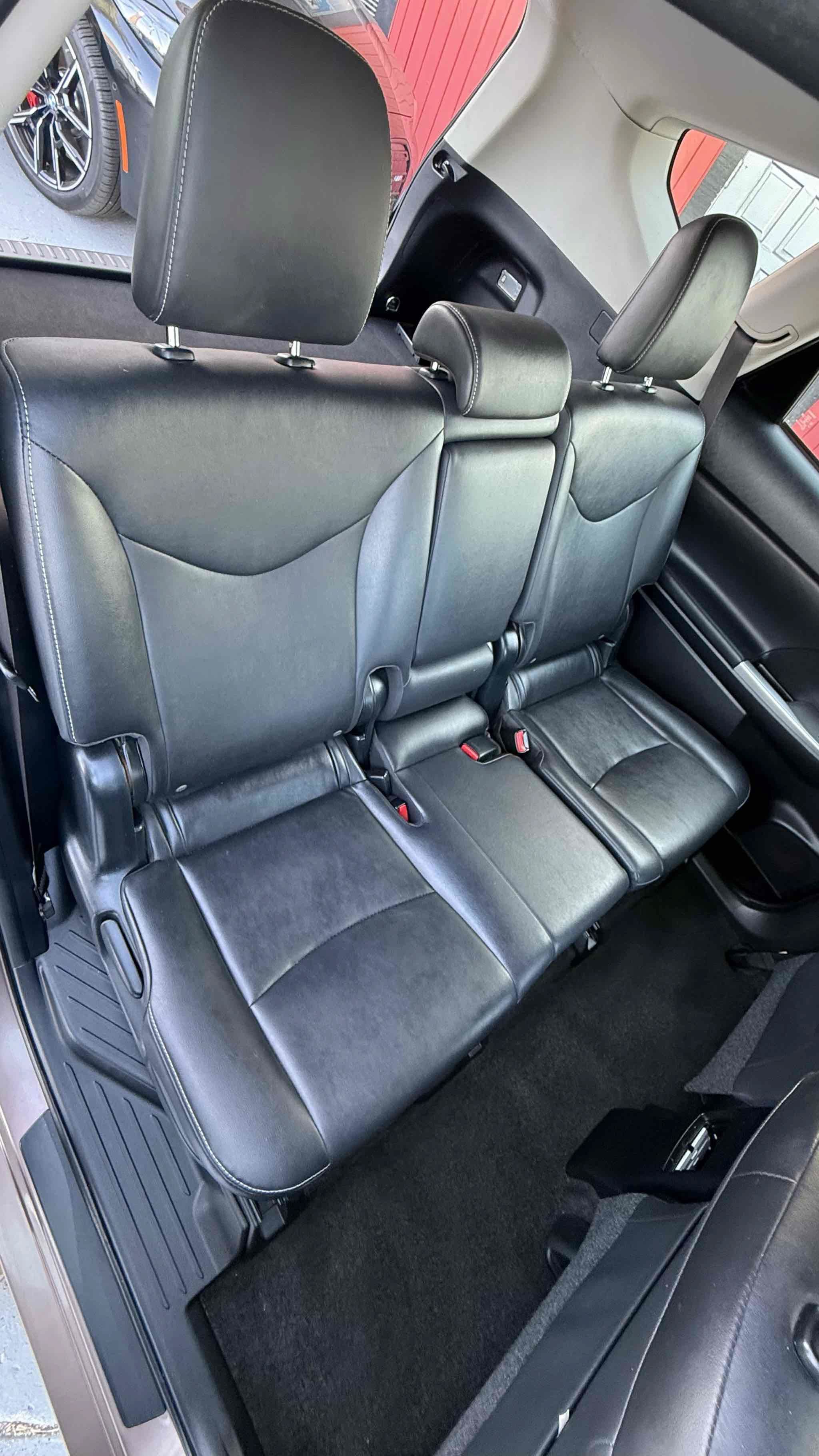 Used 2017 Toyota Prius V Four FWD image 18