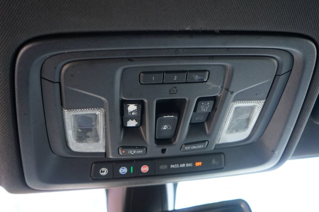 Used 2019 Chevrolet Silverado 1500 High Country AWD/4WD image 29
