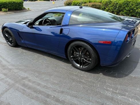 Used 2005 Chevrolet Corvette Coupe w/ Preferred Equipment Group RWD image 11