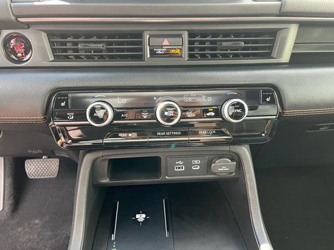 Used 2025 Honda Pilot TrailSport image 24