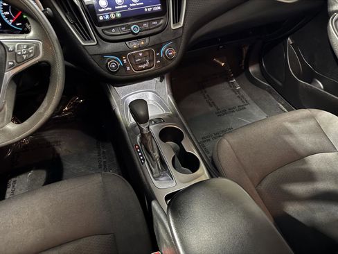 Used 2022 Chevrolet Malibu LS image 29