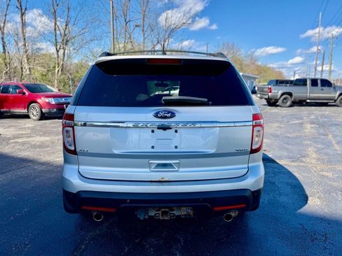Used 2013 Ford Explorer XLT AWD/4WD image 4