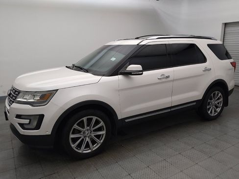 Used 2016 Ford Explorer Limited w/ Equipment Group 301A AWD/4WD image 2