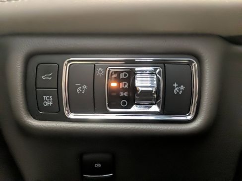 Used 2021 Lincoln Nautilus Reserve w/ Equipment Group 201A image 23