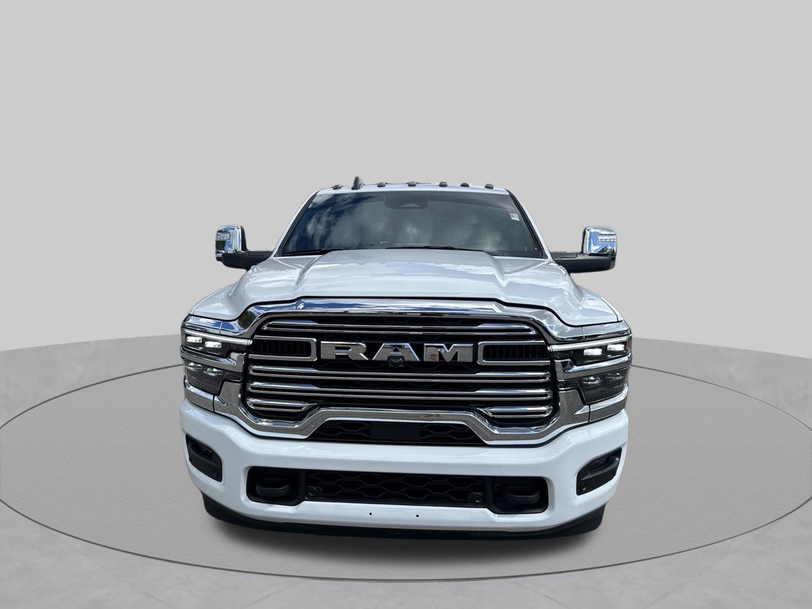 Used 2026 RAM 3500 Laramie AWD/4WD image 9