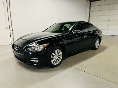 Used 2015 INFINITI Q50 Premium w/ Navigation Package AWD/4WD image 2
