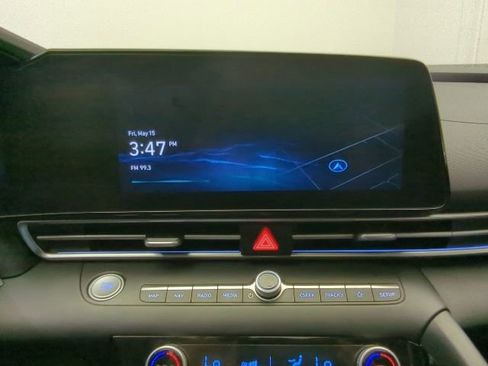 Used 2025 Hyundai Elantra SEL FWD image 28
