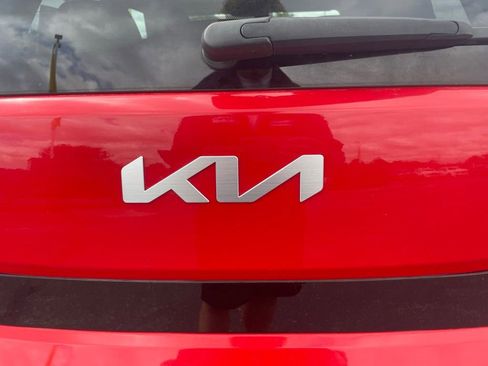 Used 2023 Kia Soul LX image 9