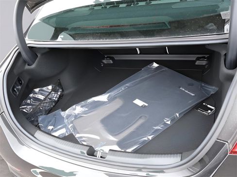 Used 2025 Mercedes-Benz C 300 4MATIC Sedan image 17