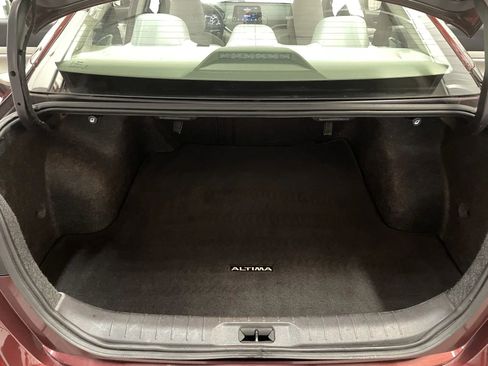 Used 2025 Nissan Altima 2.5 SV FWD image 37