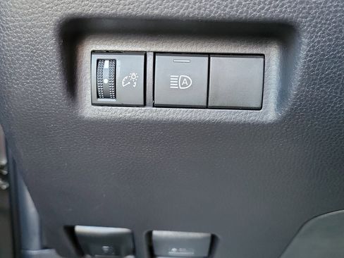 Used 2025 Toyota RAV4 XLE FWD image 32
