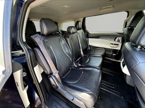 Used 2022 Kia Carnival LX FWD image 25