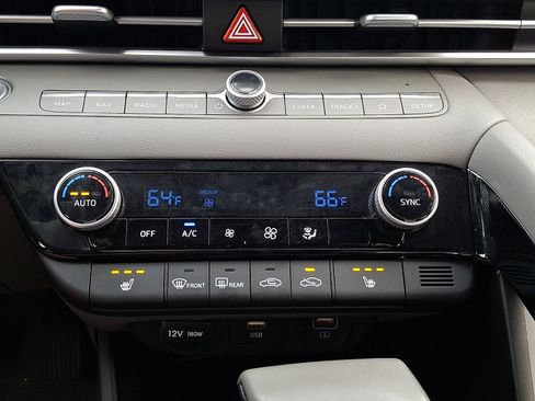 Certified 2023 Hyundai Elantra SEL w/ Convenience Package FWD image 15