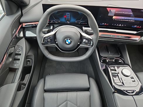 Used 2024 BMW 540i xDrive image 12