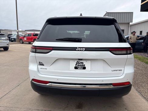 Used 2024 Jeep Grand Cherokee Limited image 10