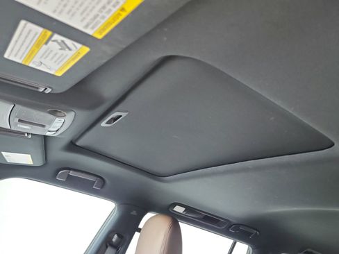 Used 2024 Nissan Armada Platinum w/ Captain's Chairs Package RWD image 9