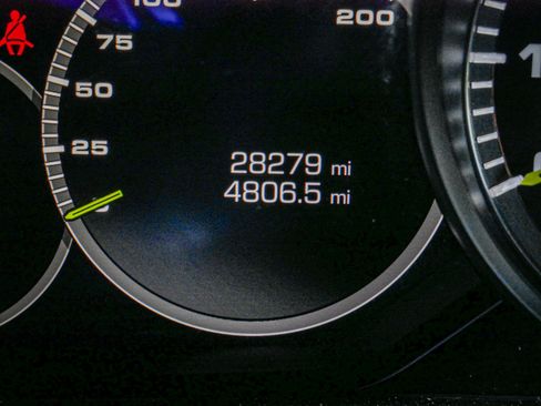 Used 2021 Porsche Cayenne Turbo S image 22