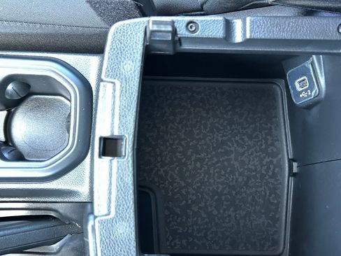 Used 2023 Jeep Gladiator Sport AWD/4WD image 29