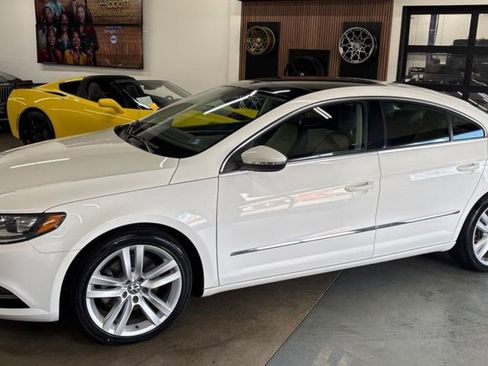 Used 2014 Volkswagen CC Executive FWD image 1