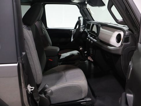 Certified 2025 Jeep Wrangler Willys image 19