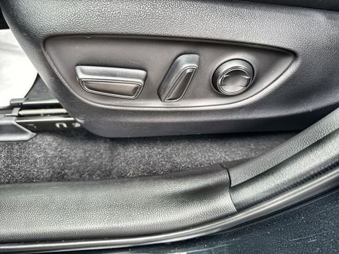 Used 2025 Toyota RAV4 XLE w/ Convenience Package image 21