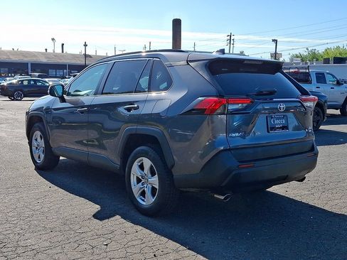 Used 2020 Toyota RAV4 XLE AWD/4WD image 8