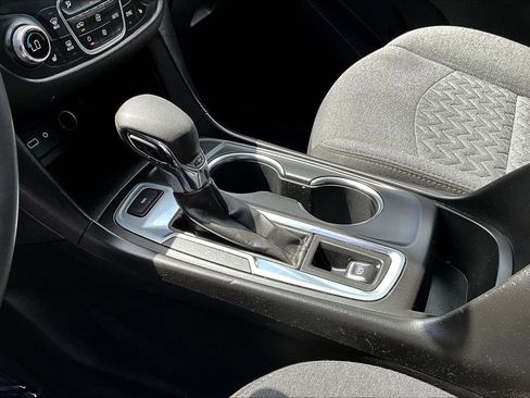 Used 2022 Chevrolet Equinox LT image 17