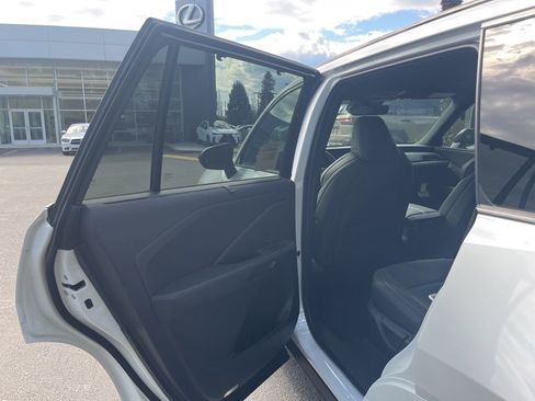 New 2026 Lexus TX 500h AWD image 15