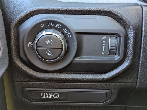 Used 2024 Jeep Gladiator Sport image 14