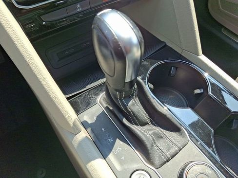 Certified 2022 Volkswagen Atlas SE w/ Panoramic Sunroof Package image 22