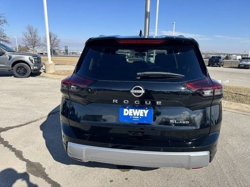 Used 2024 Nissan Rogue SL w/ SL Premium Package image 7