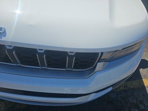 Used 2026 Jeep Grand Cherokee Limited w/ Trailer Tow Package image 2