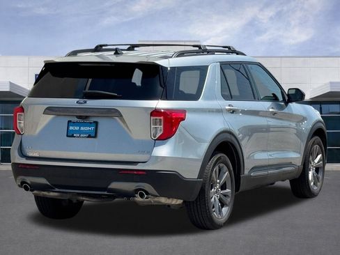 Used 2024 Ford Explorer XLT w/ Equipment Group 202A AWD/4WD image 36