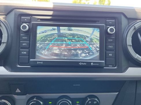 Used 2019 Toyota Tacoma SR5 AWD/4WD image 29