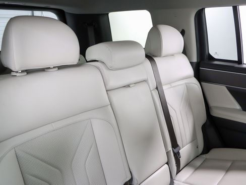 Used 2025 Hyundai Santa Fe SEL FWD image 28