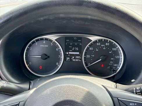 Used 2019 Nissan Kicks S FWD image 16