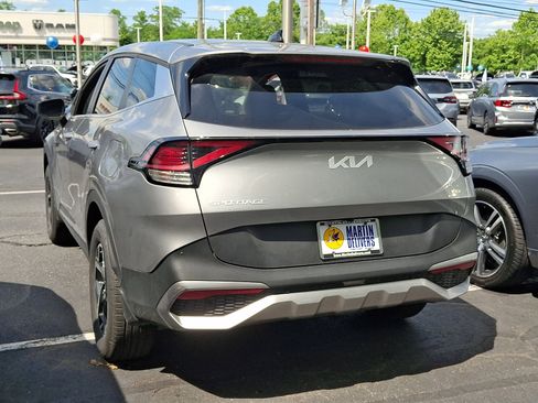 Used 2023 Kia Sportage LX AWD/4WD image 3