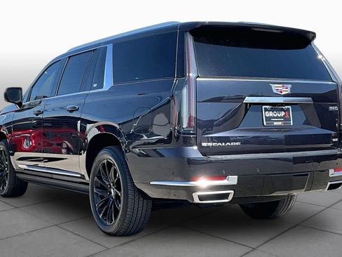 Used 2026 Cadillac Escalade ESV Luxury w/ Touring Package AWD/4WD image 12