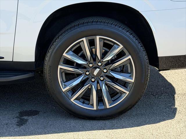 Used 2024 Cadillac Escalade ESV Sport w/ Touring Package AWD/4WD image 10