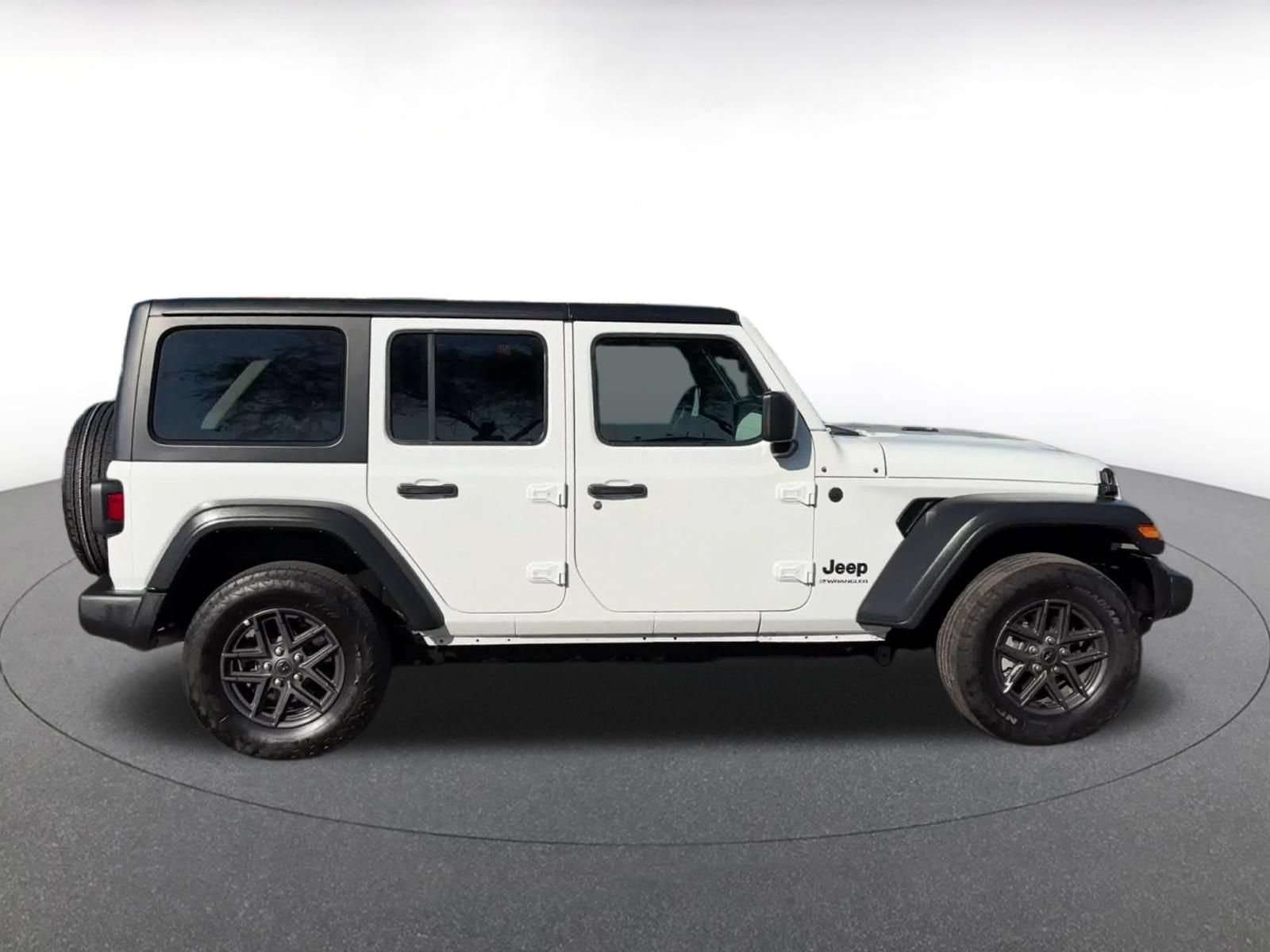 Used 2025 Jeep Wrangler Unlimited Sport AWD/4WD image 14