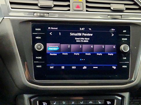 Used 2019 Volkswagen Tiguan SE AWD/4WD image 18
