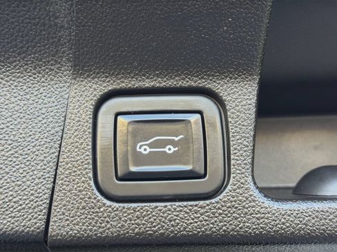 Used 2022 GMC Acadia SLE w/ Driver Convenience Package AWD/4WD image 31