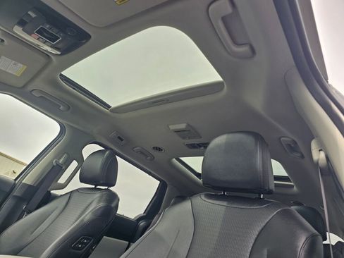 Used 2024 Kia Carnival SX Prestige FWD image 28